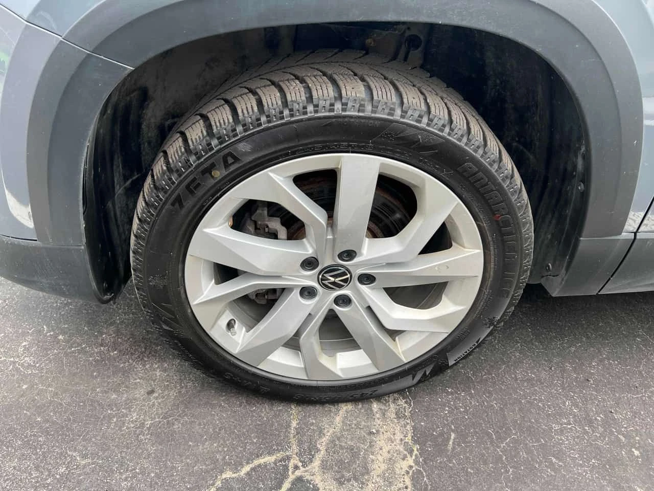 VW Taos LANE ASSIST| ПОДГРЕВИ| ПАНОРАМА| , снимка 10 - Автомобили и джипове - 54959193