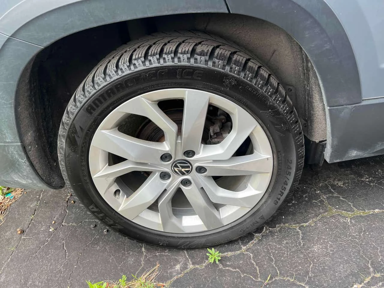 VW Taos LANE ASSIST| ПОДГРЕВИ| ПАНОРАМА| , снимка 12 - Автомобили и джипове - 54959193