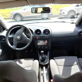Seat Ibiza 1.4i, снимка 11 - Автомобили и джипове - 45495746