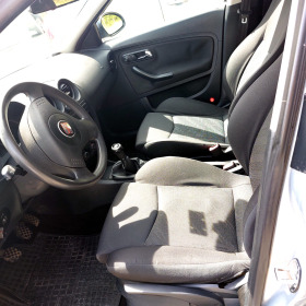 Seat Ibiza 1.4i, снимка 8 - Автомобили и джипове - 45495746