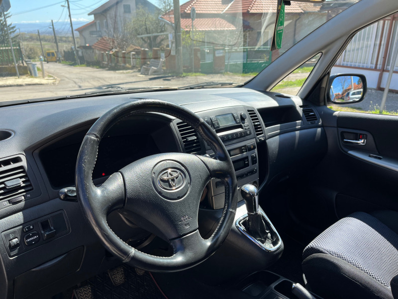 Toyota Corolla verso 1.8 VVTI GAZ, снимка 8 - Автомобили и джипове - 45062833