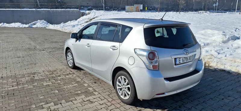 Toyota Verso, снимка 5 - Автомобили и джипове - 48810362