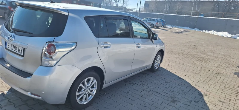 Toyota Verso, снимка 4 - Автомобили и джипове - 48810362