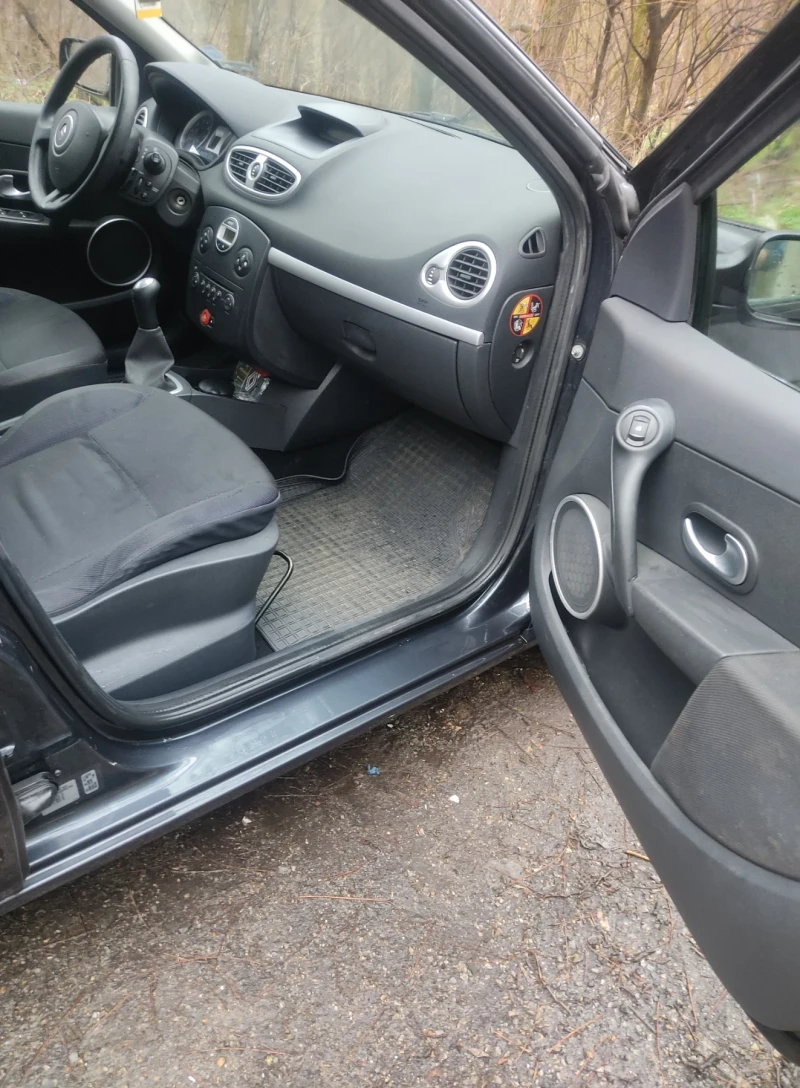 Renault Clio 1.2, снимка 13 - Автомобили и джипове - 48936996