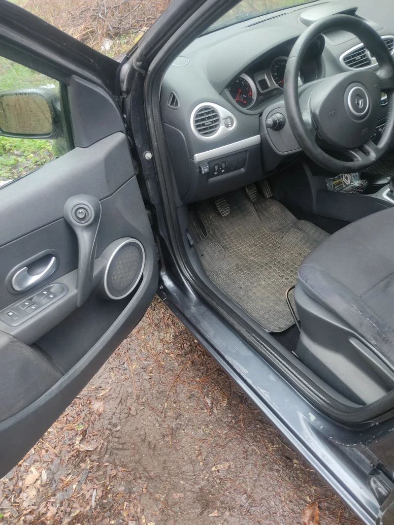 Renault Clio 1.2, снимка 9 - Автомобили и джипове - 48936996