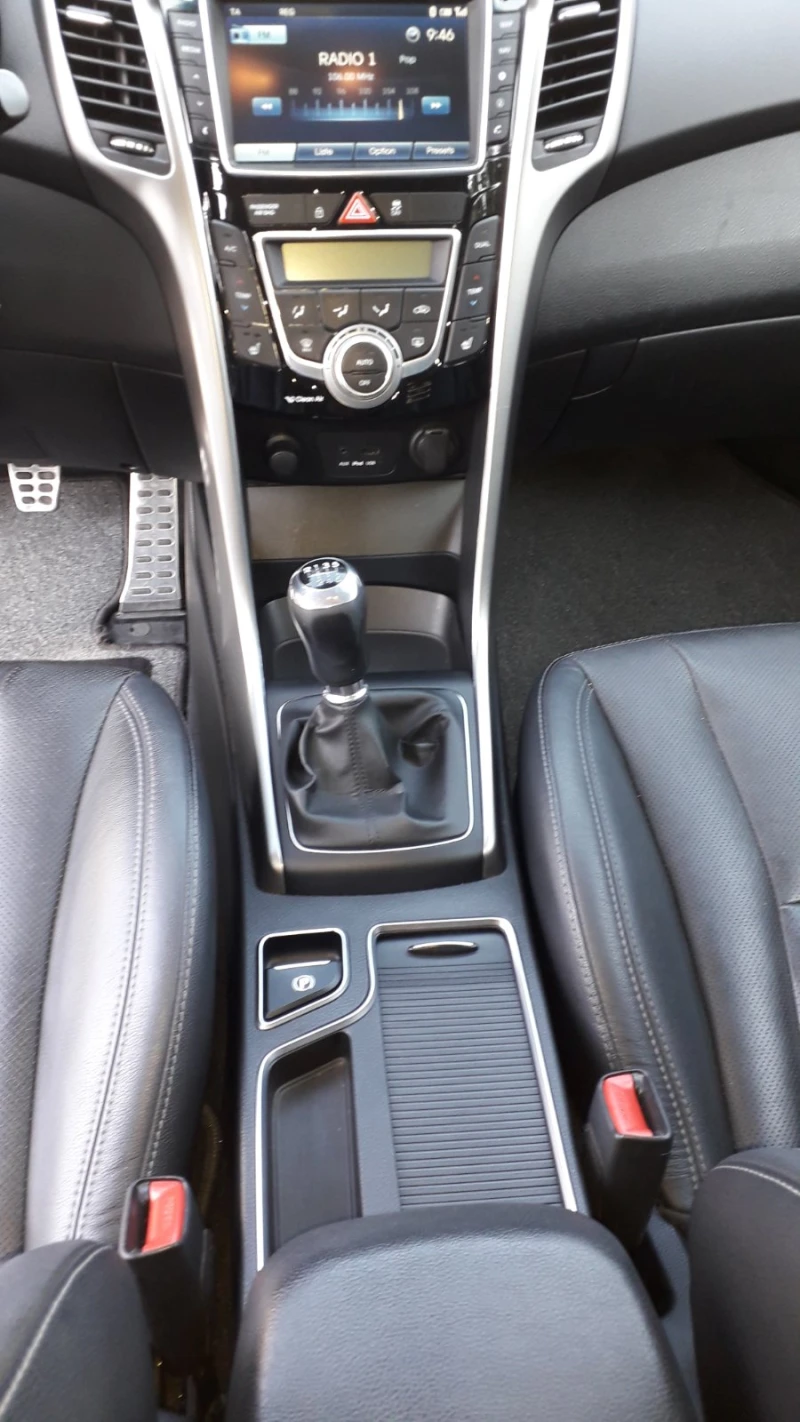 Hyundai I30 1.6 CRD, снимка 13 - Автомобили и джипове - 49335435