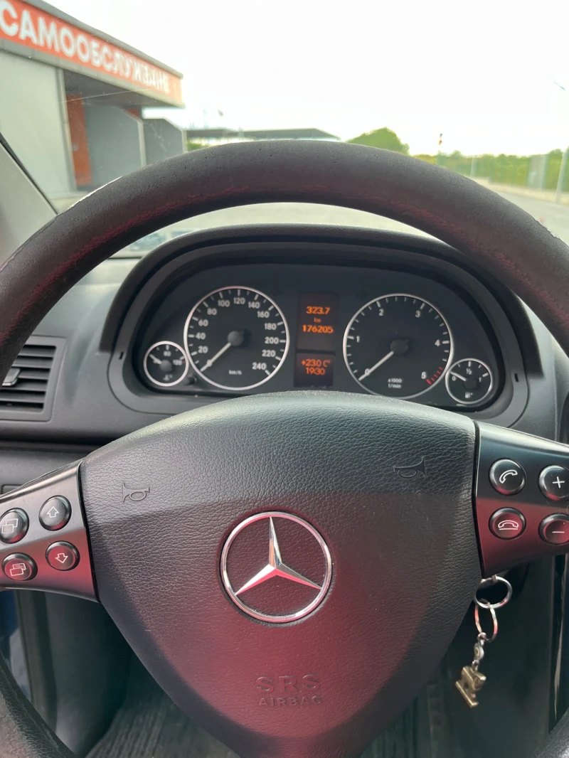 Mercedes-Benz A 180, снимка 6 - Автомобили и джипове - 52043386