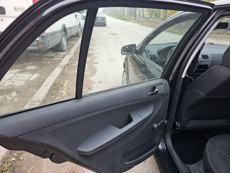 Skoda Fabia, снимка 12 - Автомобили и джипове - 52446599