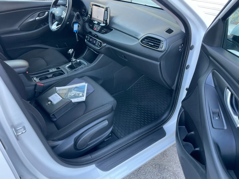 Hyundai I30 1.6CRDI 136к.с. EURO6 NAVI CAMERA ГЕРМАНИЯ, снимка 16 - Автомобили и джипове - 52918177