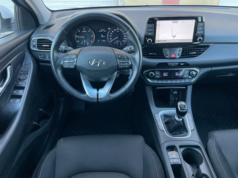 Hyundai I30 1.6CRDI 136к.с. EURO6 NAVI CAMERA ГЕРМАНИЯ, снимка 9 - Автомобили и джипове - 52918177
