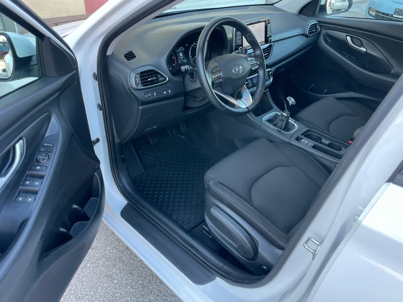 Hyundai I30 1.6CRDI 136к.с. EURO6 NAVI CAMERA ГЕРМАНИЯ, снимка 12 - Автомобили и джипове - 52918177