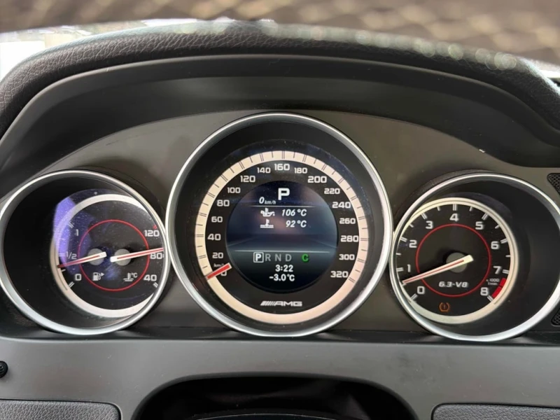 Mercedes-Benz C 63 AMG CARFAX, снимка 8 - Автомобили и джипове - 53405639