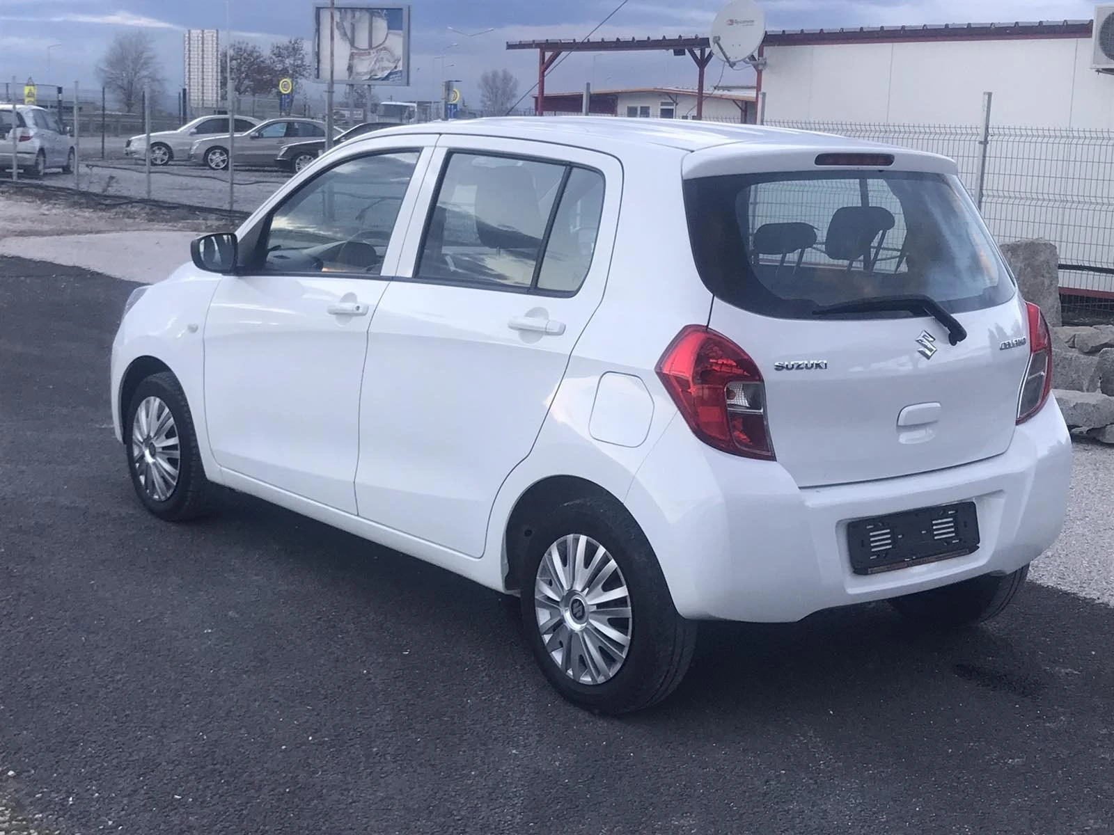 Suzuki Celerio 1.0I - изображение 6