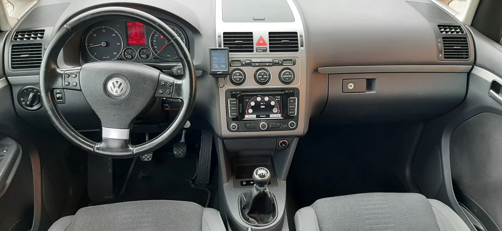 VW Touran 1.9 TDi 105 k. Comfort line  - изображение 9