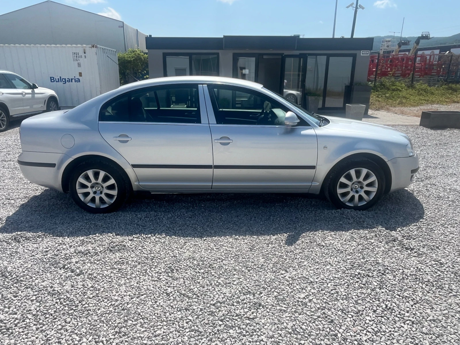 Skoda Superb 2.0TDI-140k.c - изображение 7