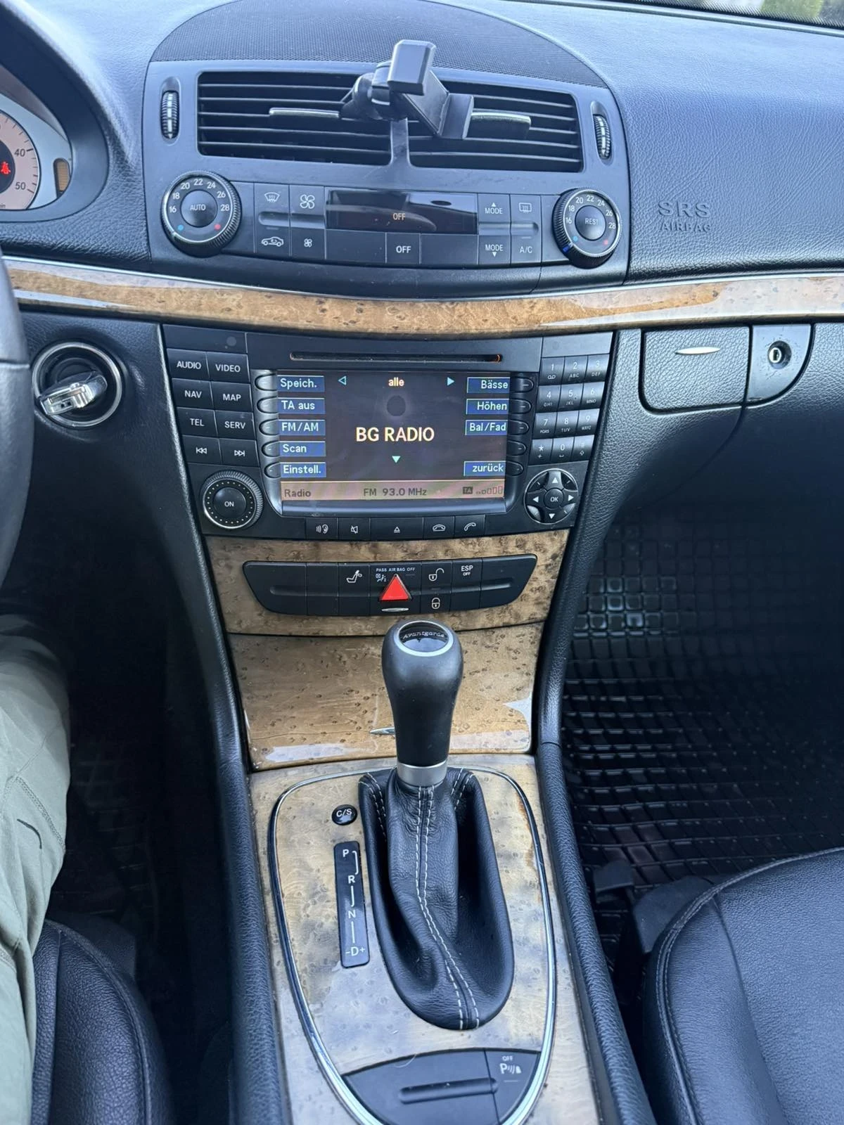 Mercedes-Benz E 320 AVTOMAT!!! EVO!!! AVANGART!!!LIZING!!!  | Mobile.bg — изображение 11