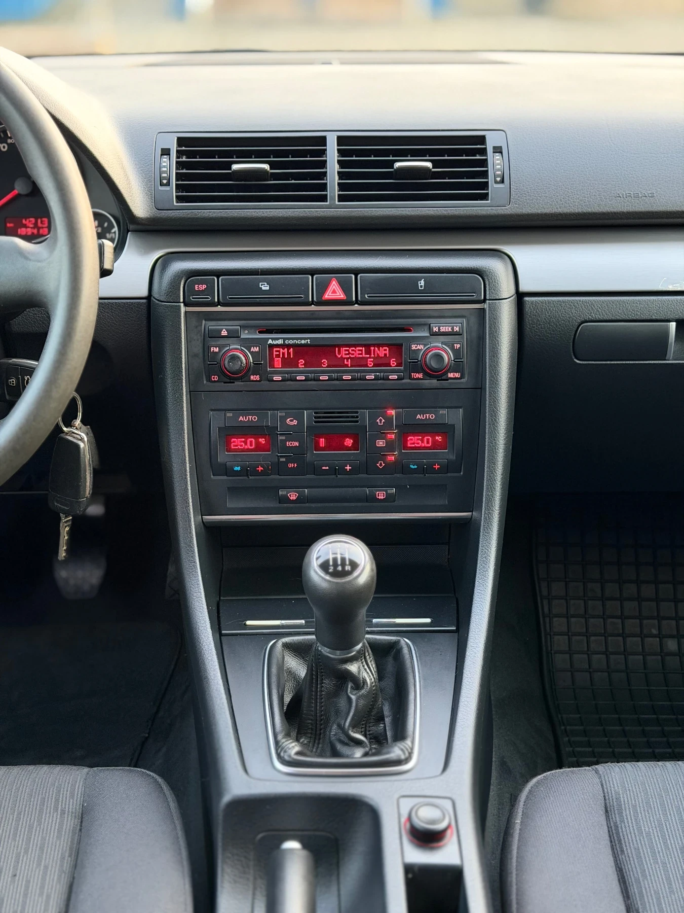 Audi A4 1.6i~102hp, снимка 12 - Автомобили и джипове - 53732556