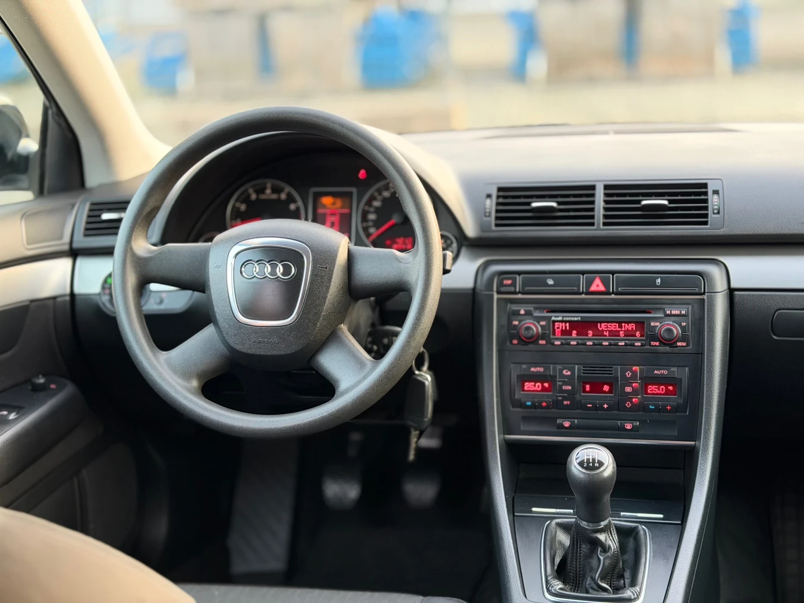 Audi A4 1.6i~102hp, снимка 11 - Автомобили и джипове - 53732556