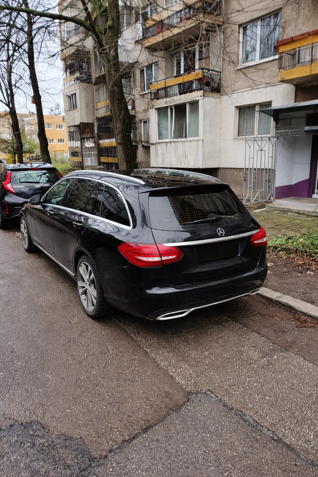Mercedes-Benz C 200, снимка 2 - Автомобили и джипове - 54633433