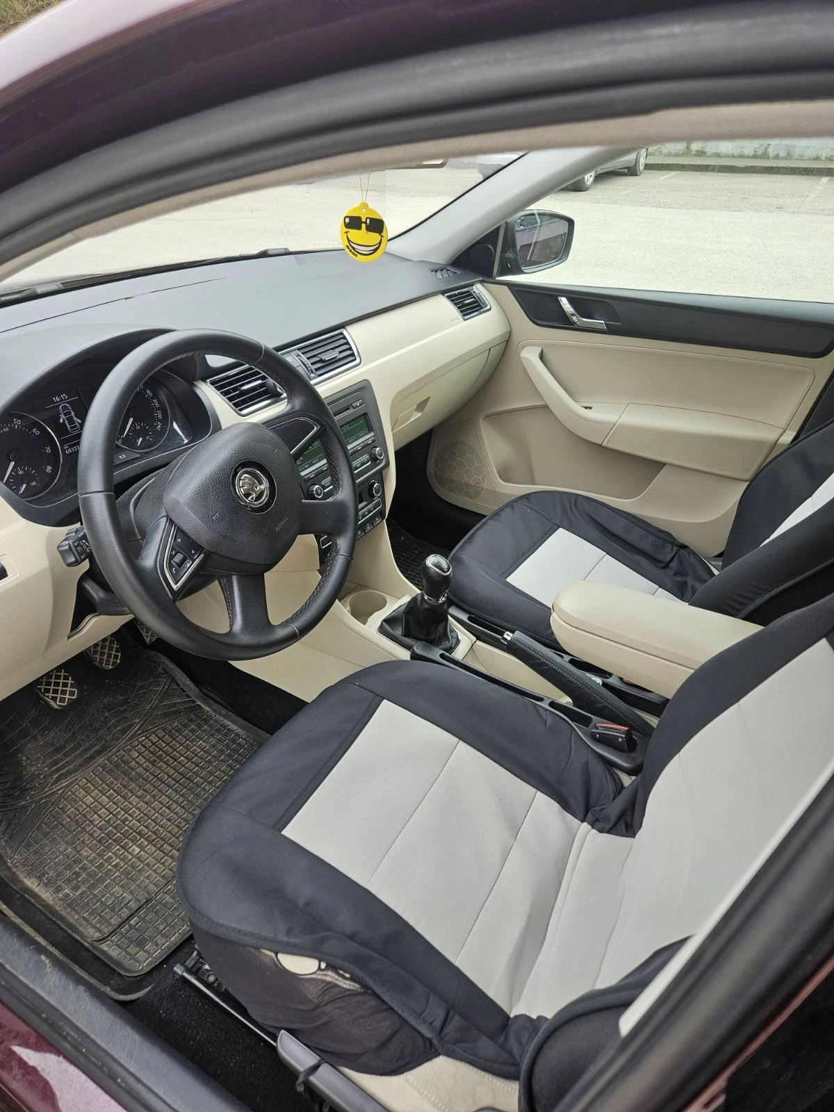Skoda Rapid 1.2 TSI , снимка 8 - Автомобили и джипове - 54208885