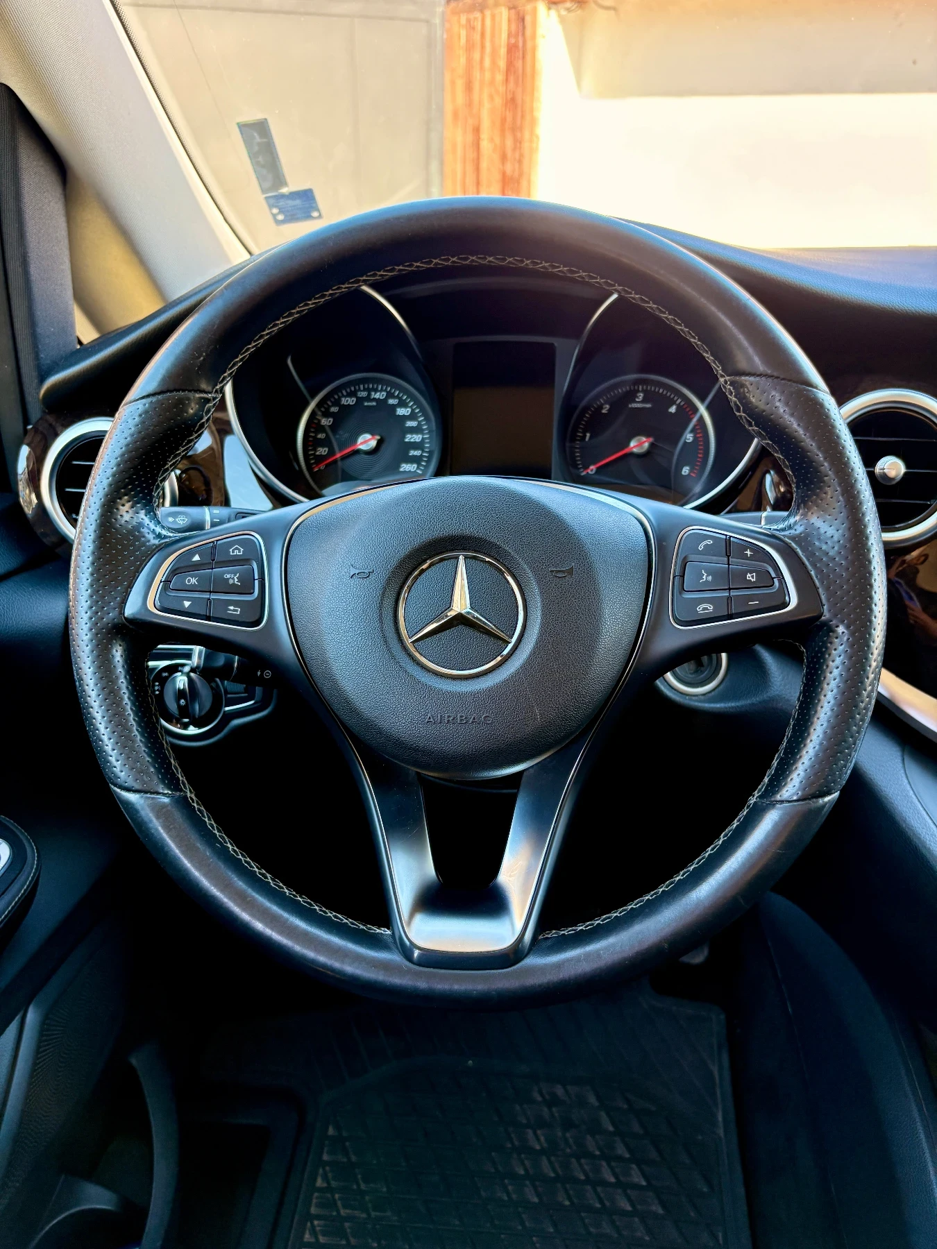 Mercedes-Benz V 300 V250d 4MATIC, снимка 12 - Автомобили и джипове - 54485430