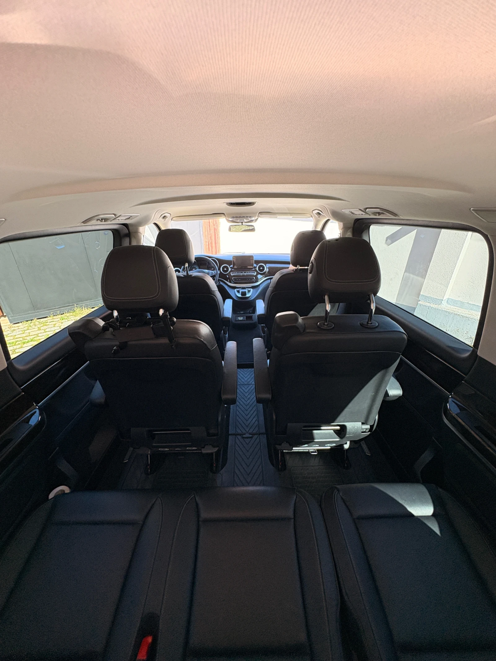 Mercedes-Benz V 300 V250d 4MATIC, снимка 15 - Автомобили и джипове - 54485430