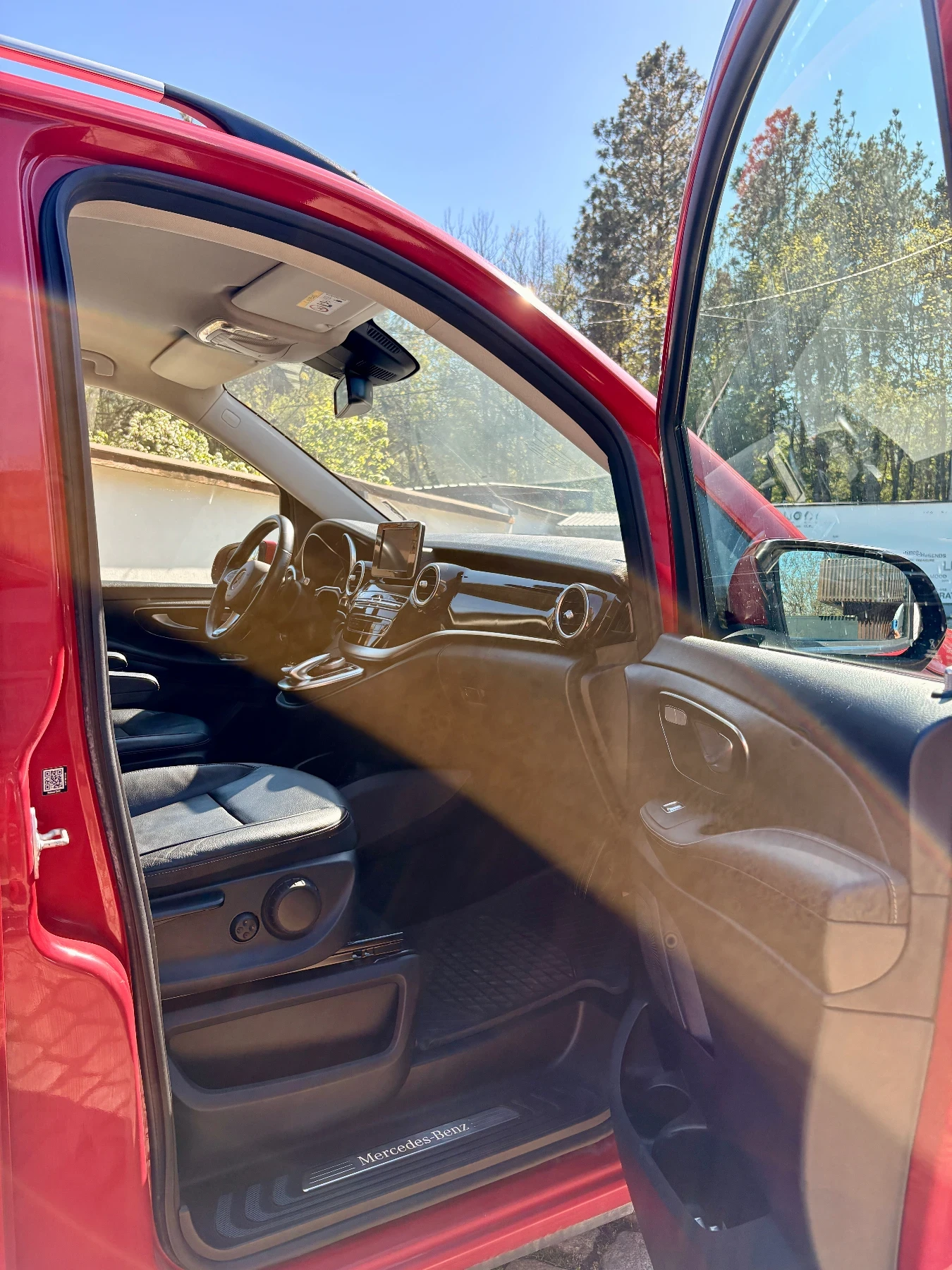 Mercedes-Benz V 300 V250d 4MATIC, снимка 8 - Автомобили и джипове - 54485430