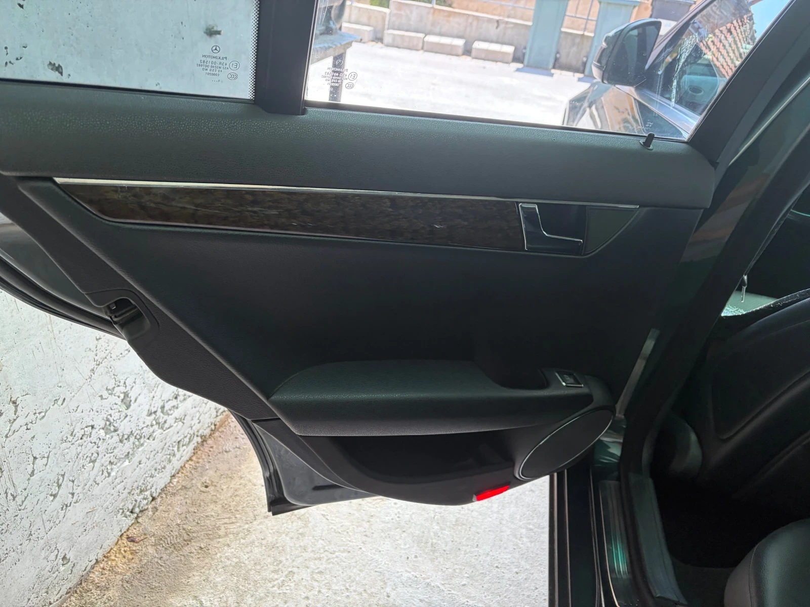 Mercedes-Benz C 320 Подгрев, Панорама, Кожа, снимка 5 - Автомобили и джипове - 54512264