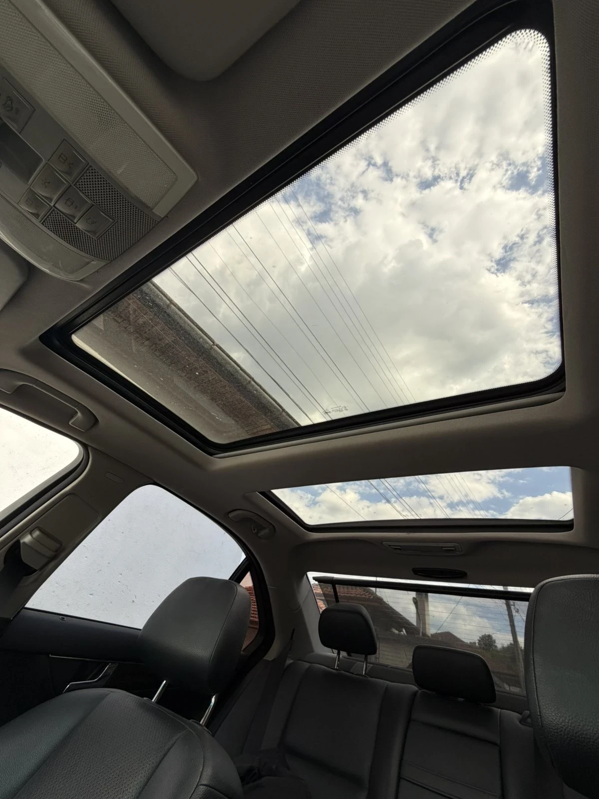 Mercedes-Benz C 320 Подгрев, Панорама, Кожа, снимка 4 - Автомобили и джипове - 54512264