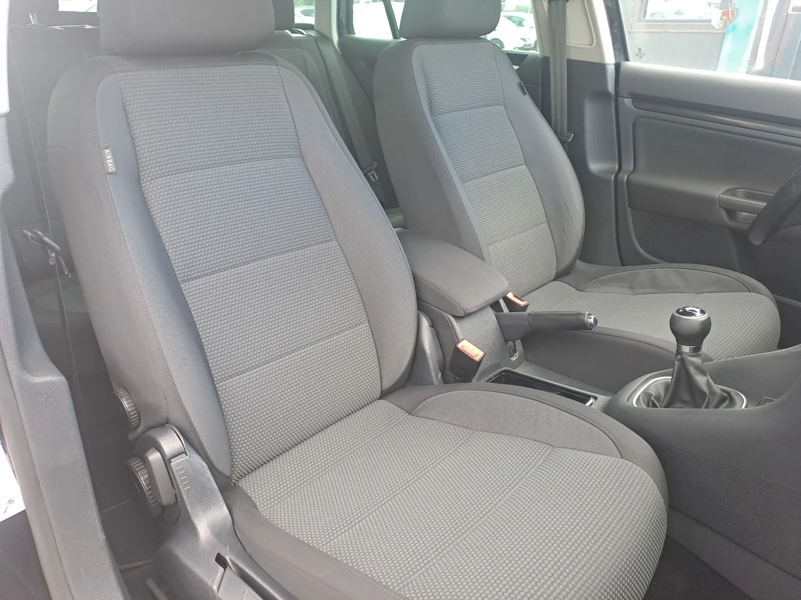 VW Golf 1, 6TDI, КЛИМАТРОНИК, снимка 10 - Автомобили и джипове - 54652758