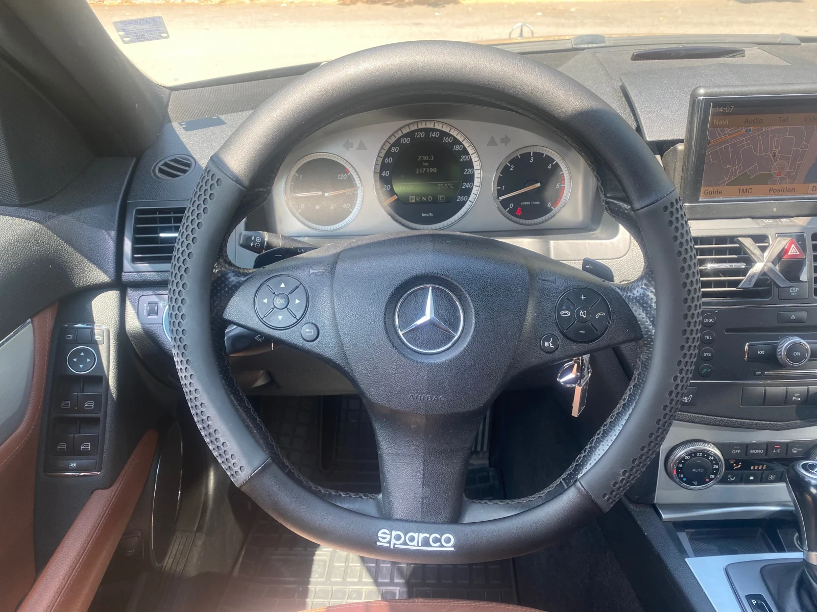 Mercedes-Benz C 320, снимка 10 - Автомобили и джипове - 55224295