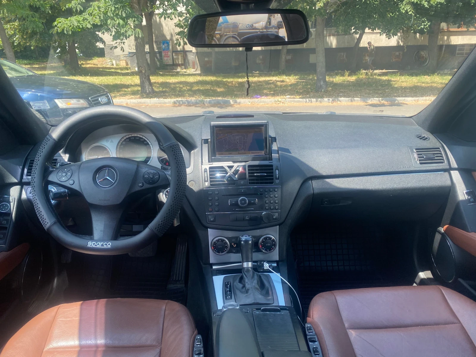Mercedes-Benz C 320, снимка 8 - Автомобили и джипове - 55224295