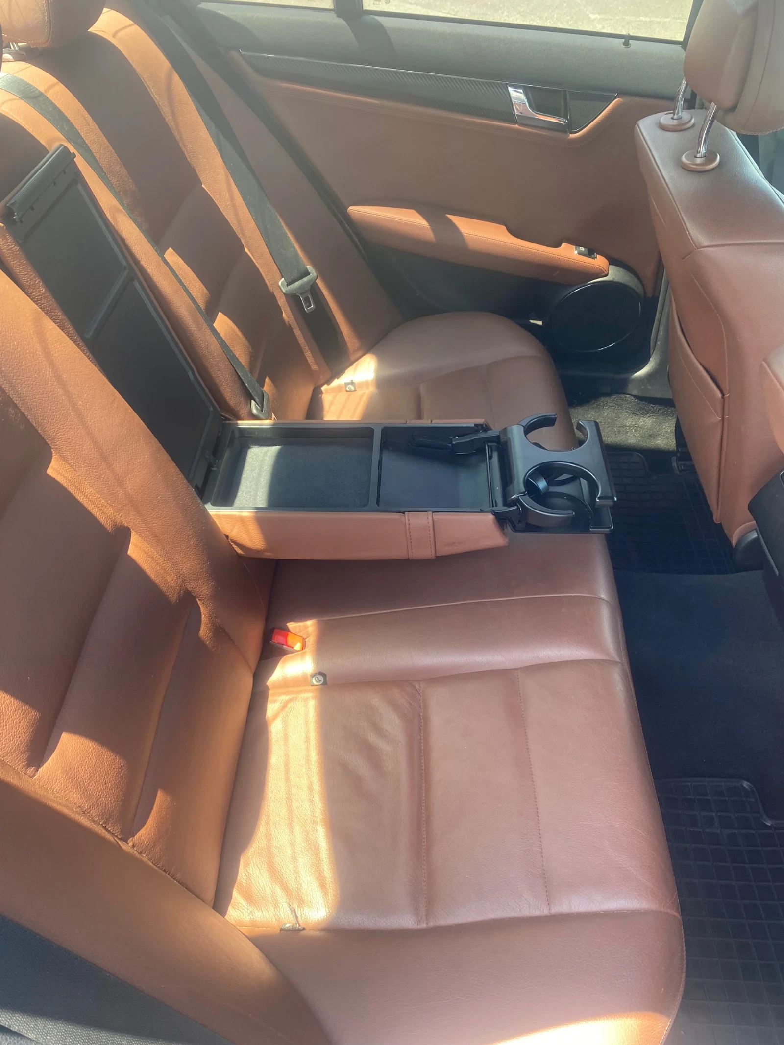 Mercedes-Benz C 320, снимка 14 - Автомобили и джипове - 55224295