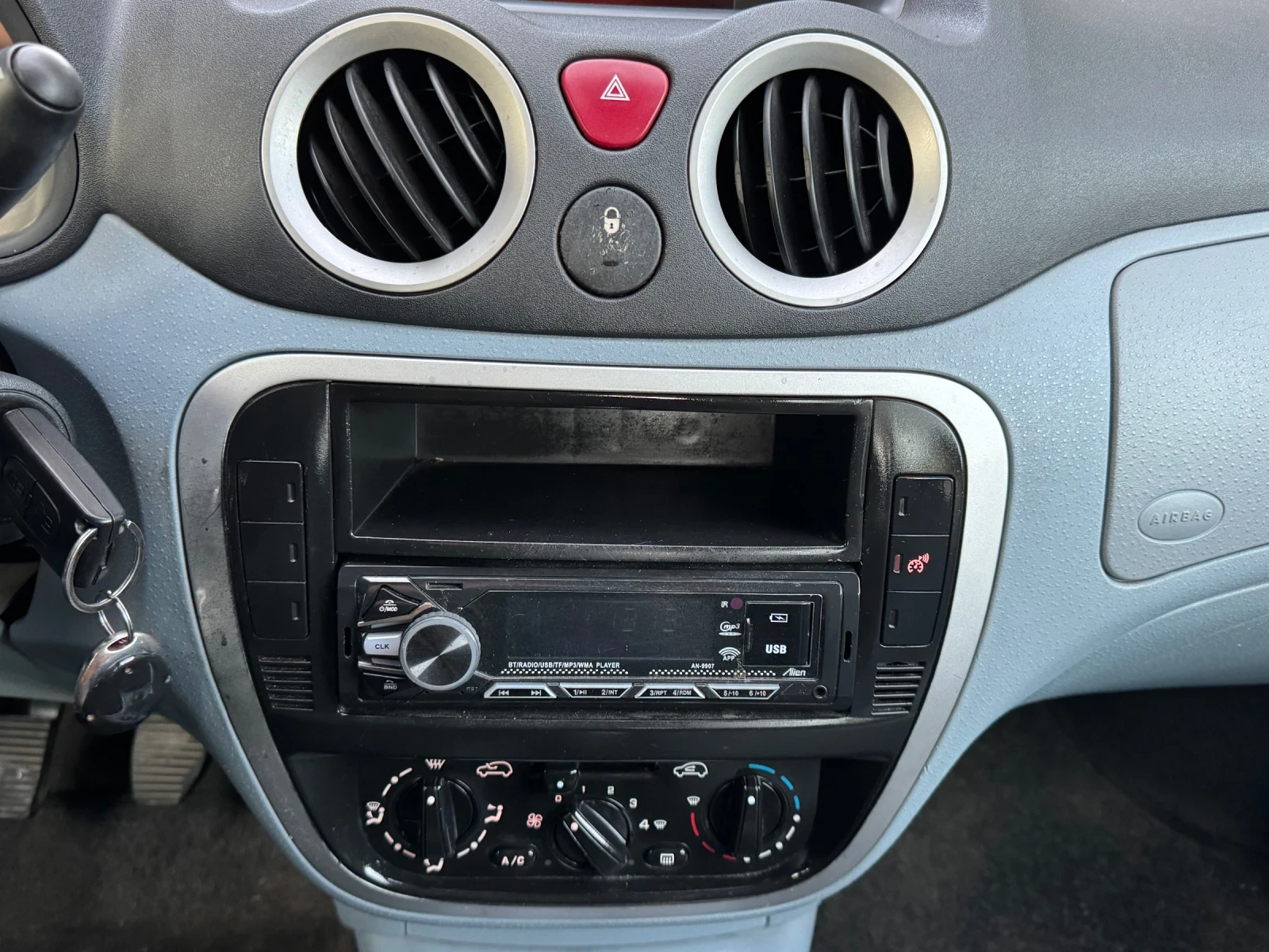 Citroen C3, снимка 7 - Автомобили и джипове - 56331383