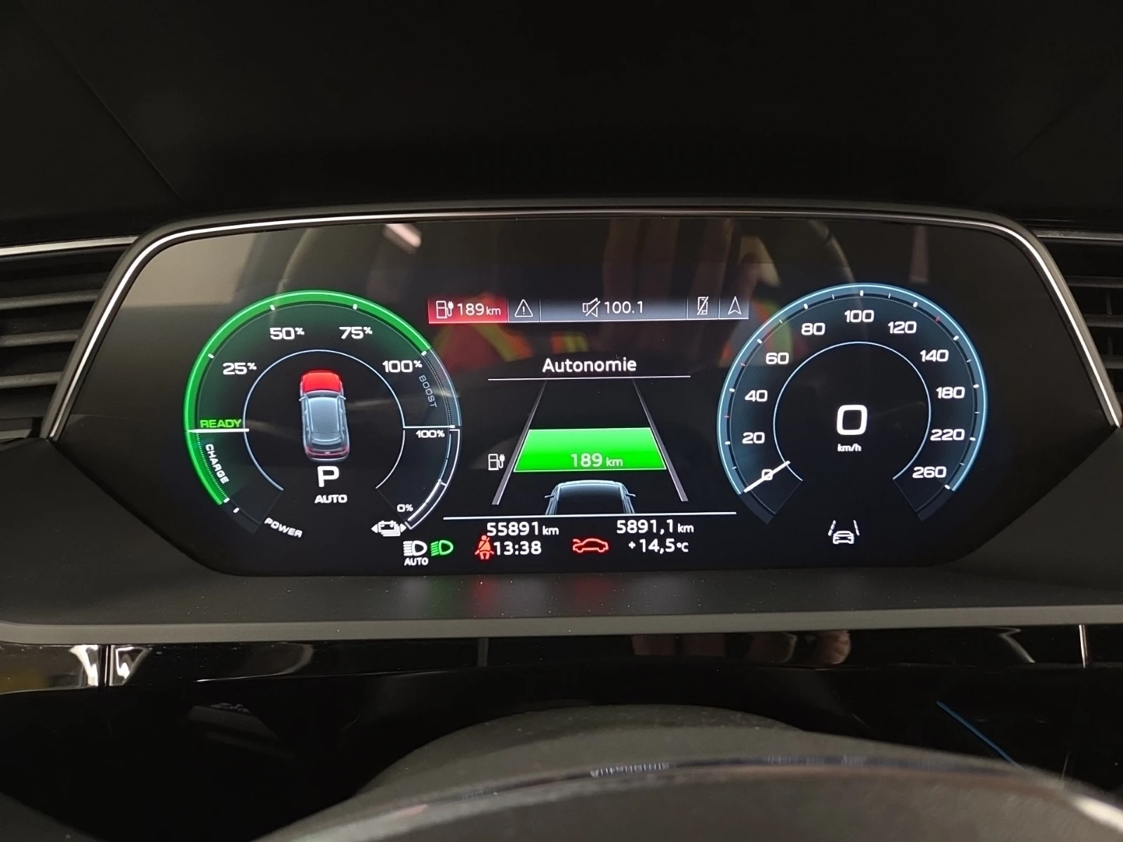 Audi E-Tron TECHNIK, снимка 10 - Автомобили и джипове - 56454669