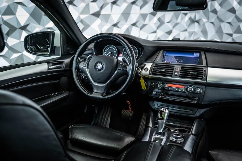 BMW X6 xDrive40d* Pano* Camera, снимка 12 - Автомобили и джипове - 51919280