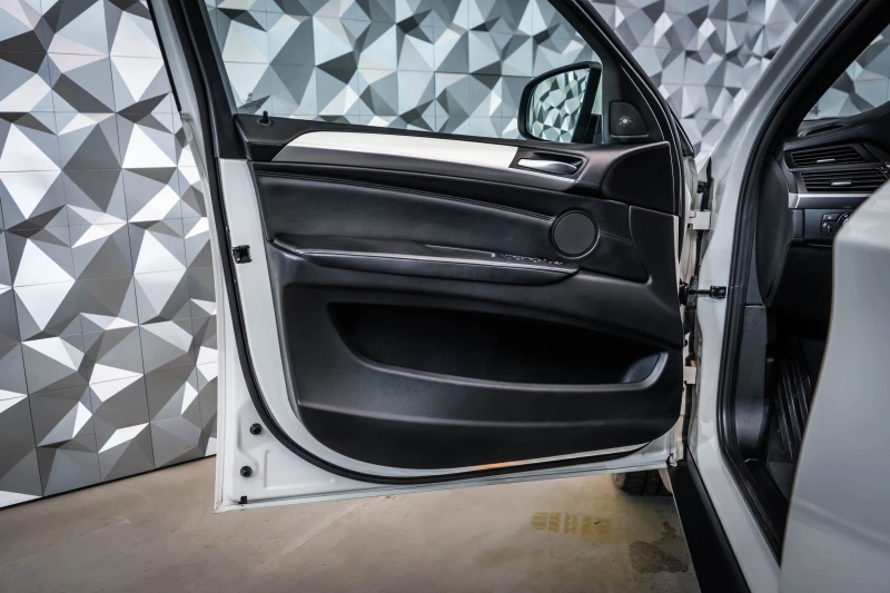 BMW X6 xDrive40d* Pano* Camera, снимка 7 - Автомобили и джипове - 51919280