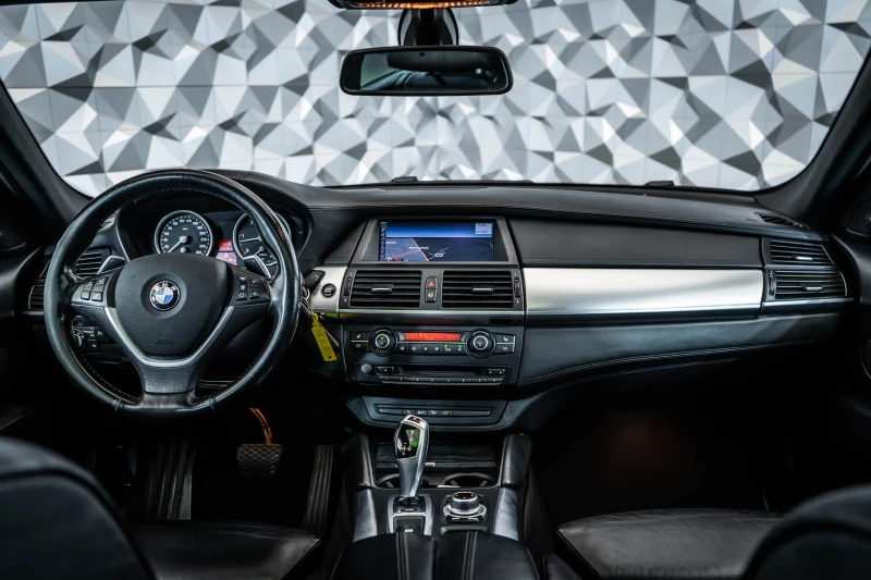 BMW X6 xDrive40d* Pano* Camera, снимка 11 - Автомобили и джипове - 51919280