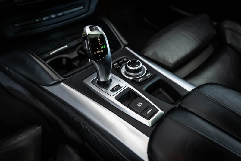 BMW X6 xDrive40d* Pano* Camera, снимка 9 - Автомобили и джипове - 51919280