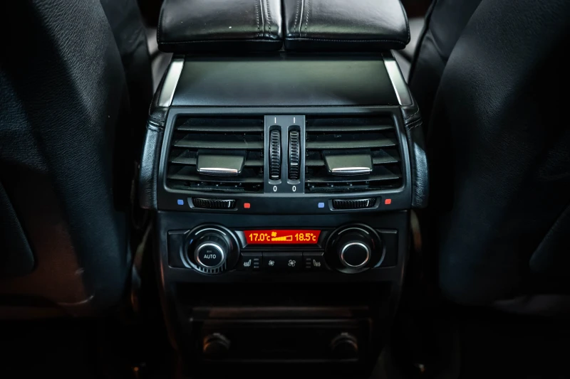 BMW X6 xDrive40d* Pano* Camera, снимка 16 - Автомобили и джипове - 51919280