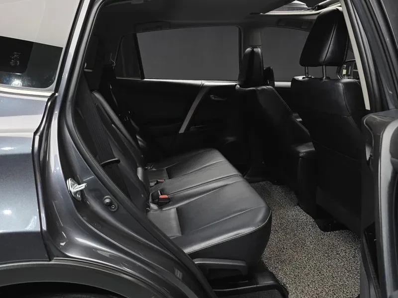 Toyota Rav4 2.5 2WD , снимка 11 - Автомобили и джипове - 55262872