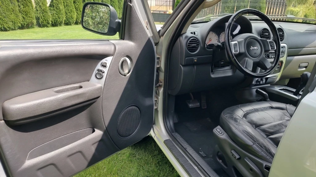 Jeep Cherokee 3.7 - изображение 7