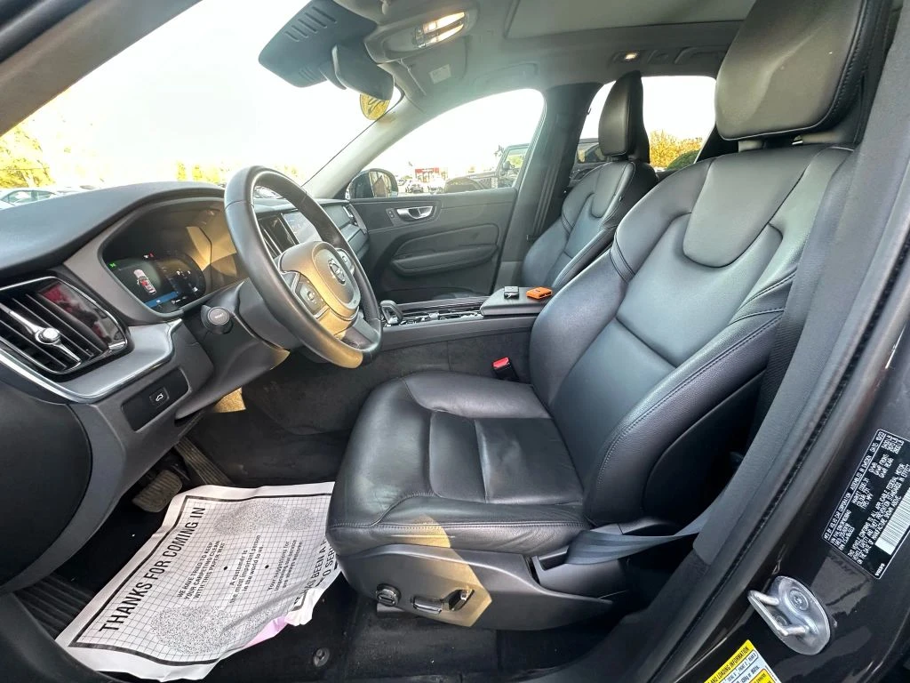 Volvo XC60 B5 Core Dark Theme - изображение 8