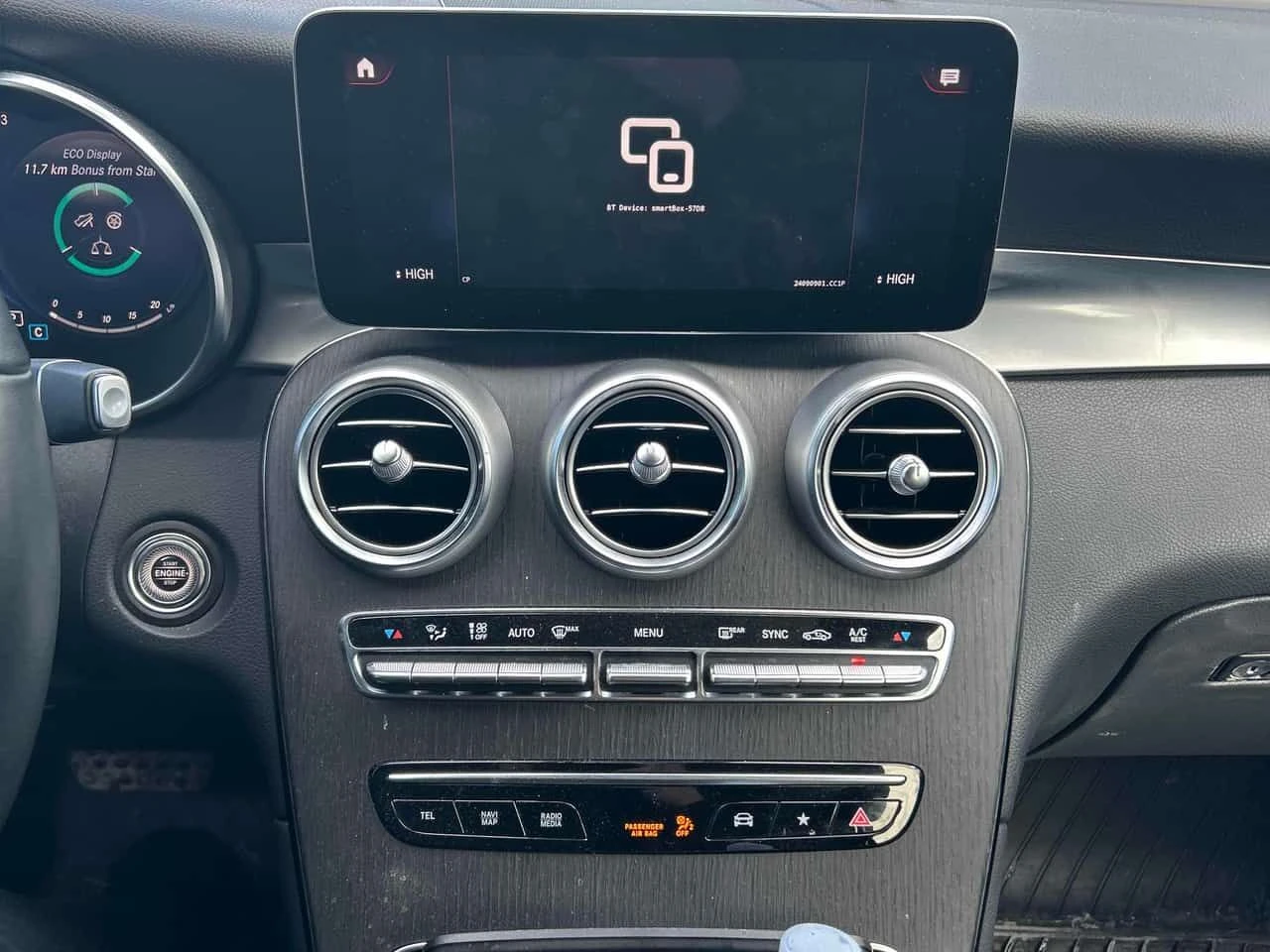 Mercedes-Benz GLC 300 CARFAX/ПАНОРАМА/ПОДГРЕВИ/360 - изображение 9