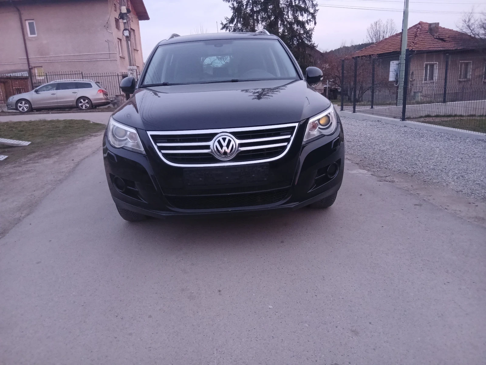 VW Tiguan 1.4тфси, снимка 2 - Автомобили и джипове - 53931256