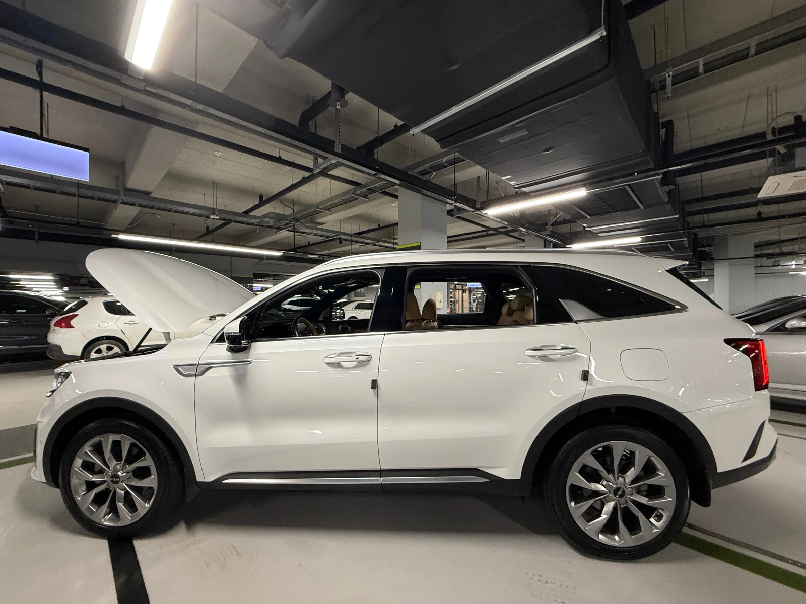 Kia Sorento 2.2 CRDI 4x4 - OЧАКВАН ВНОС, снимка 2 - Автомобили и джипове - 55292586