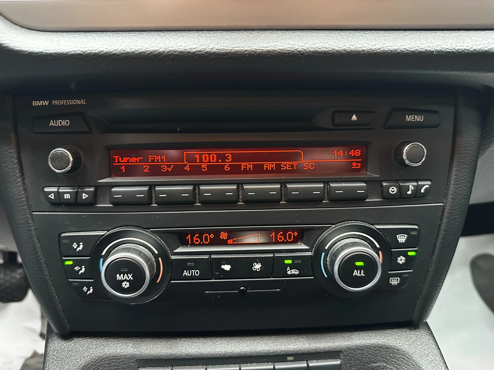 BMW X1 2.0d 143 к.с., снимка 12 - Автомобили и джипове - 55925601