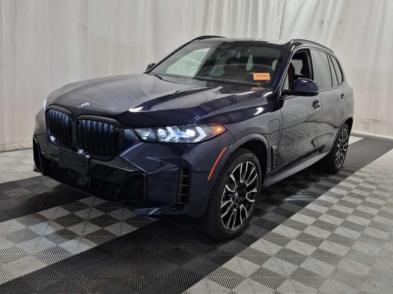 BMW X5 XDRIVE50E| M-PACK| SWAROWSKI| BOWERS| HUD| 