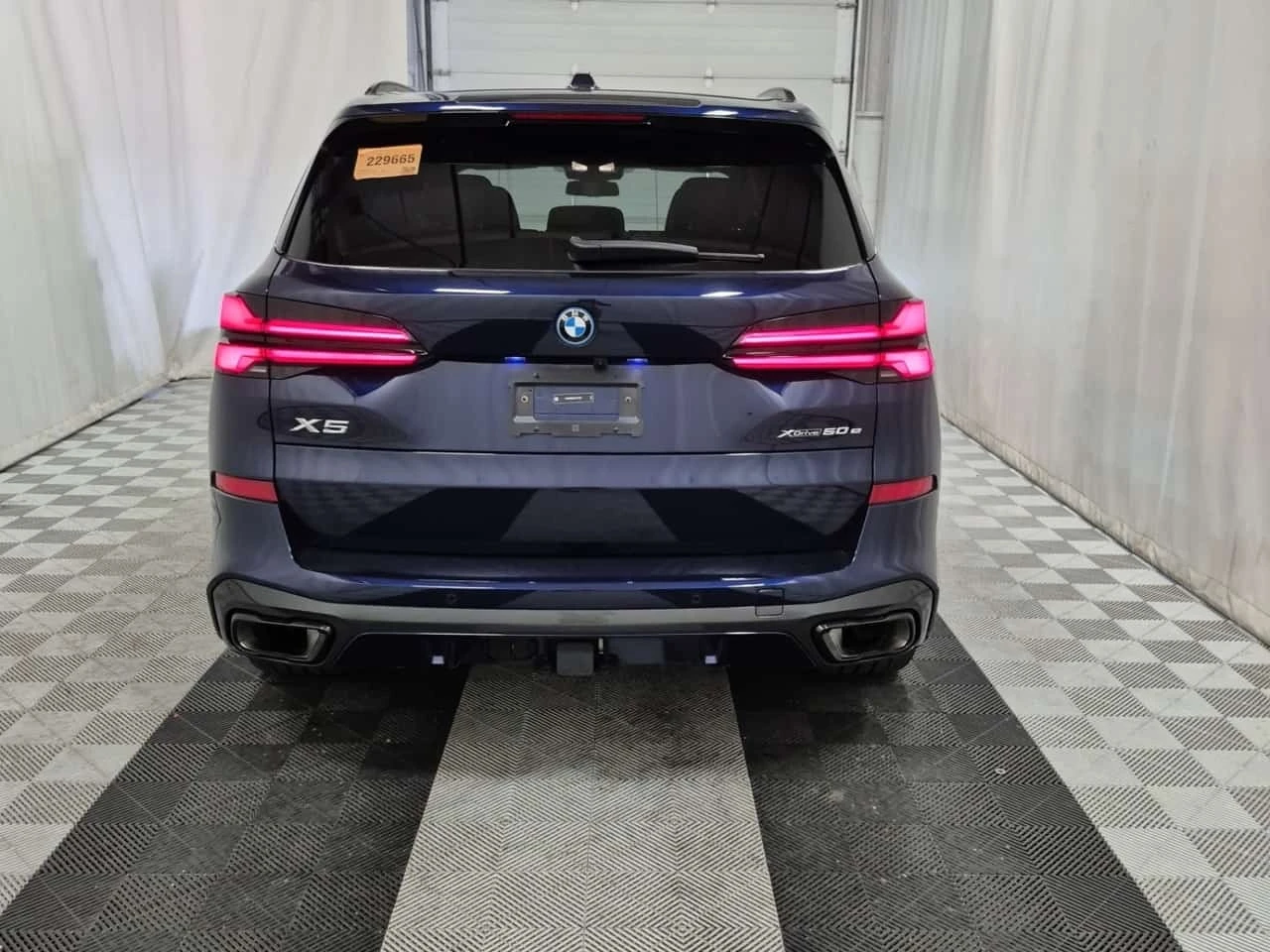 BMW X5 XDRIVE50E| M-PACK| SWAROWSKI| BOWERS| HUD| , снимка 17 - Автомобили и джипове - 56324679