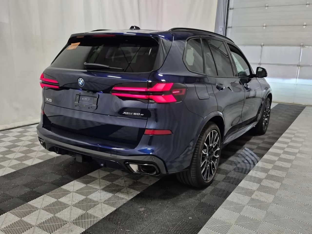 BMW X5 XDRIVE50E| M-PACK| SWAROWSKI| BOWERS| HUD| , снимка 3 - Автомобили и джипове - 56324679